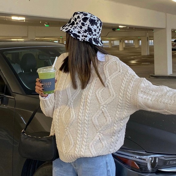 Cow print bucket hat - Picture 2 of 3